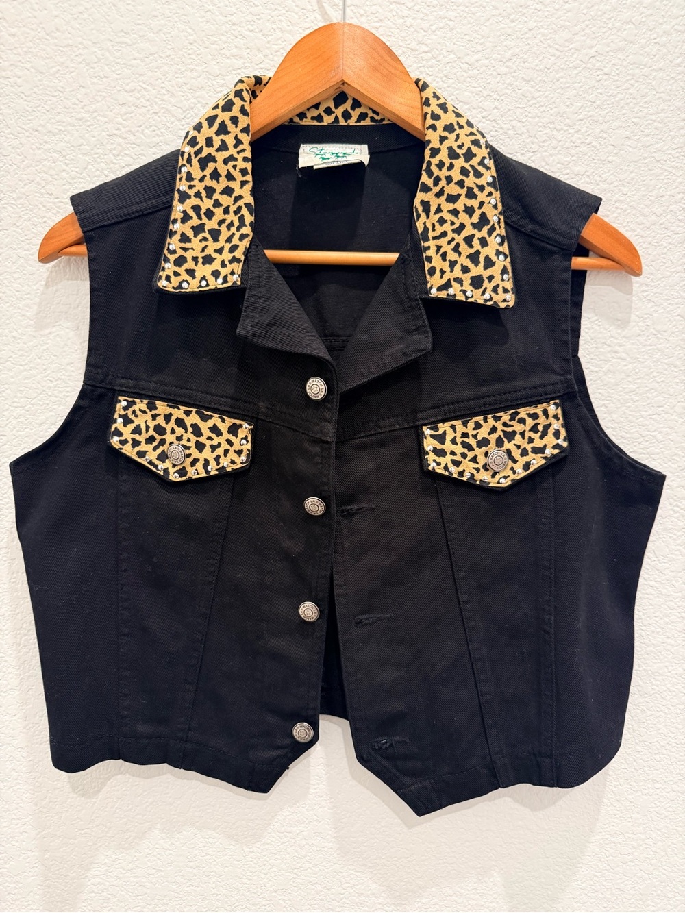 Vintage Stampede Women’s M Black Denim Vest Leopard Collar Studded Pockets